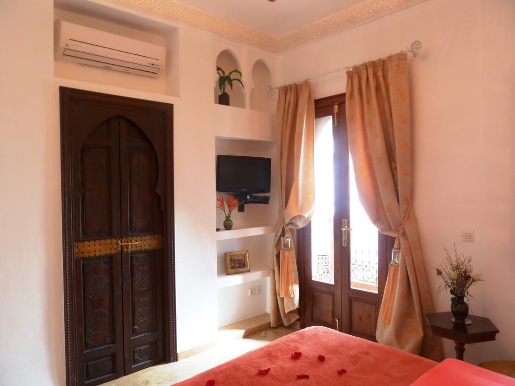 Riad Viva Marrakesh Bagian luar foto A room at the hotel