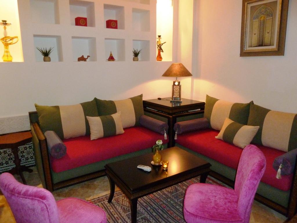 Riad Viva Marrakesh Bagian luar foto A Moroccan salon