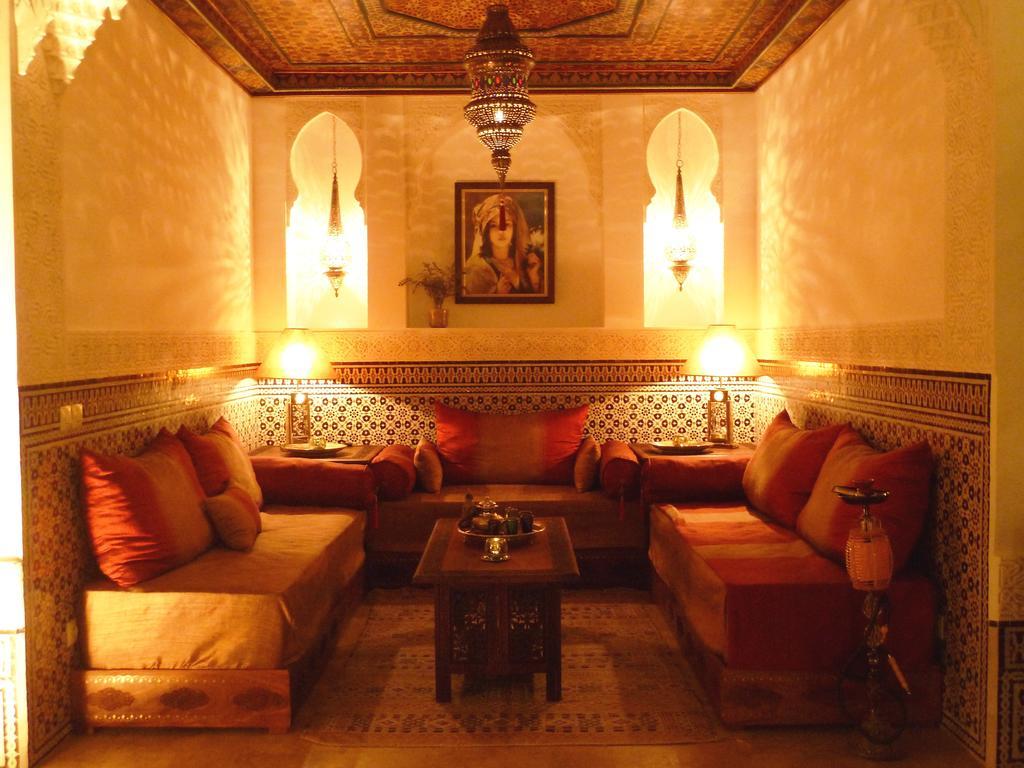 Riad Viva Marrakesh Bagian luar foto A Moroccan living room