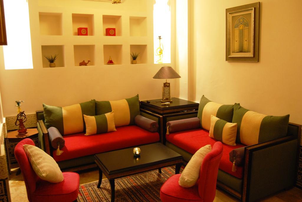 Riad Viva Marrakesh Bagian luar foto A living room in a hotel