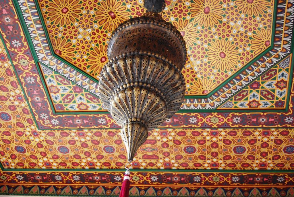 Riad Viva Marrakesh Bagian luar foto Ceiling of the mosque